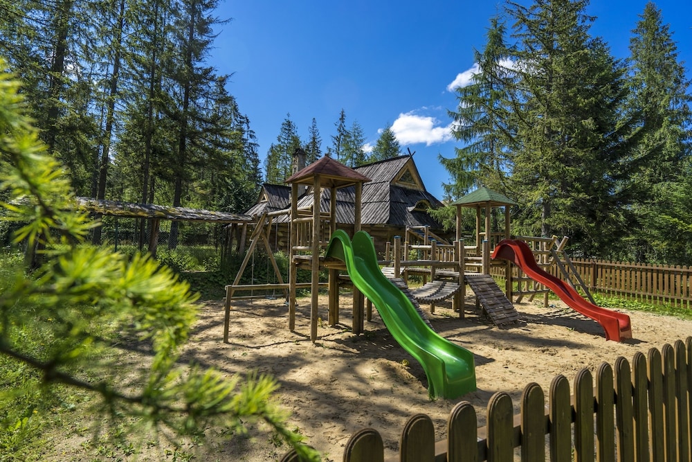 Pensjonat Bialy Potok-Polskie Tatry S.A. 28/50