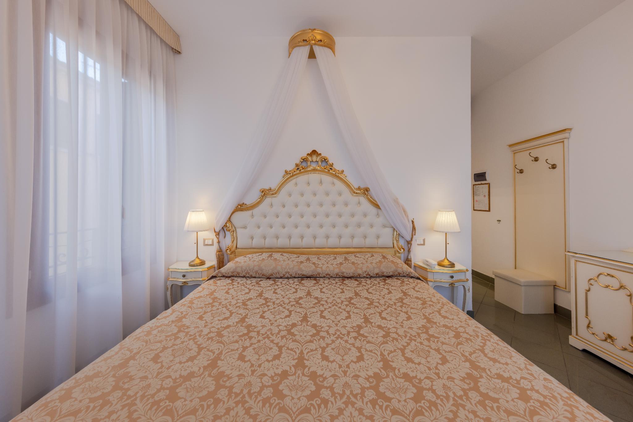 Hotel Marte 6/18