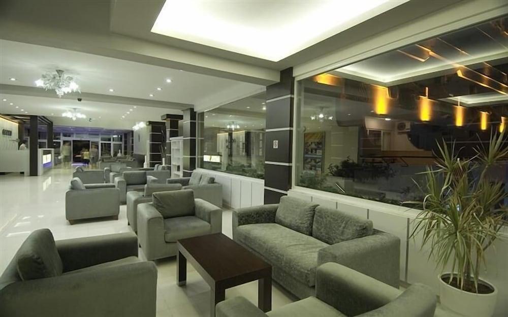 Aquabella Beach Hotel 9/20