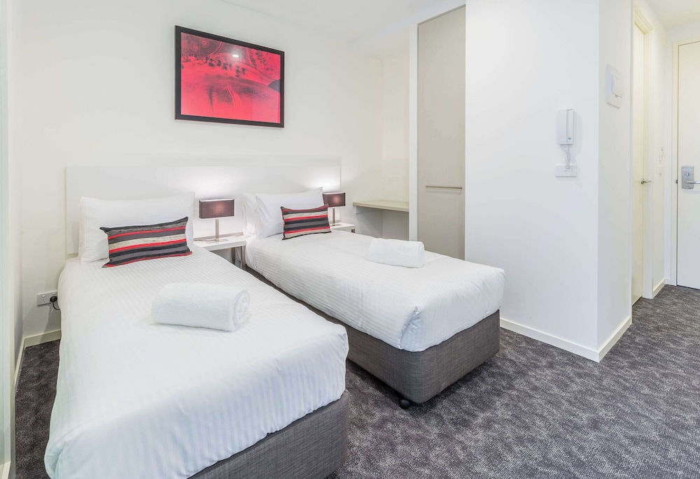2 BEDROOMS, APARTMENT