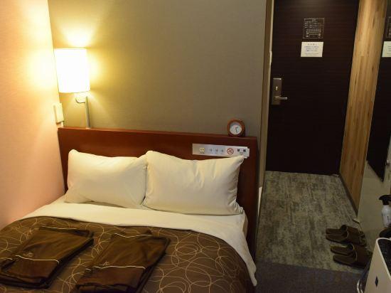 Semi Room, Semi Double Bed