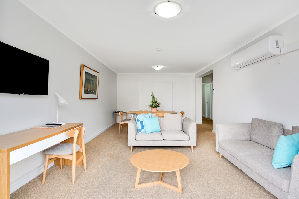 MainStay Suites Williamstown 49/63