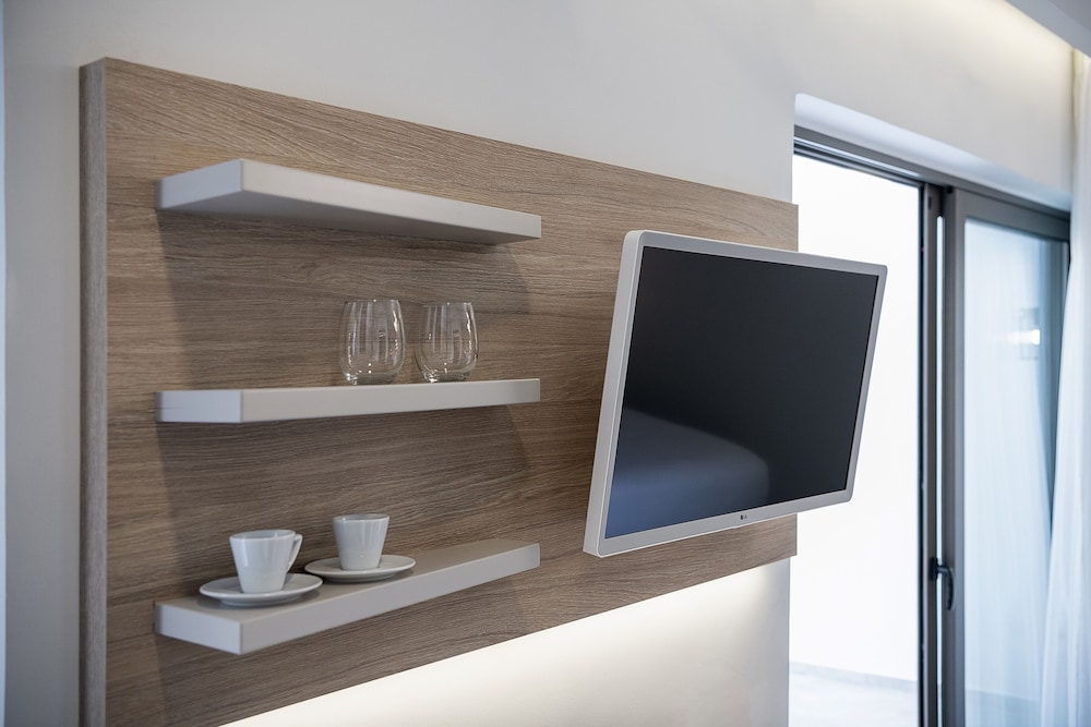 Epavli Boutique Hotel 34/65