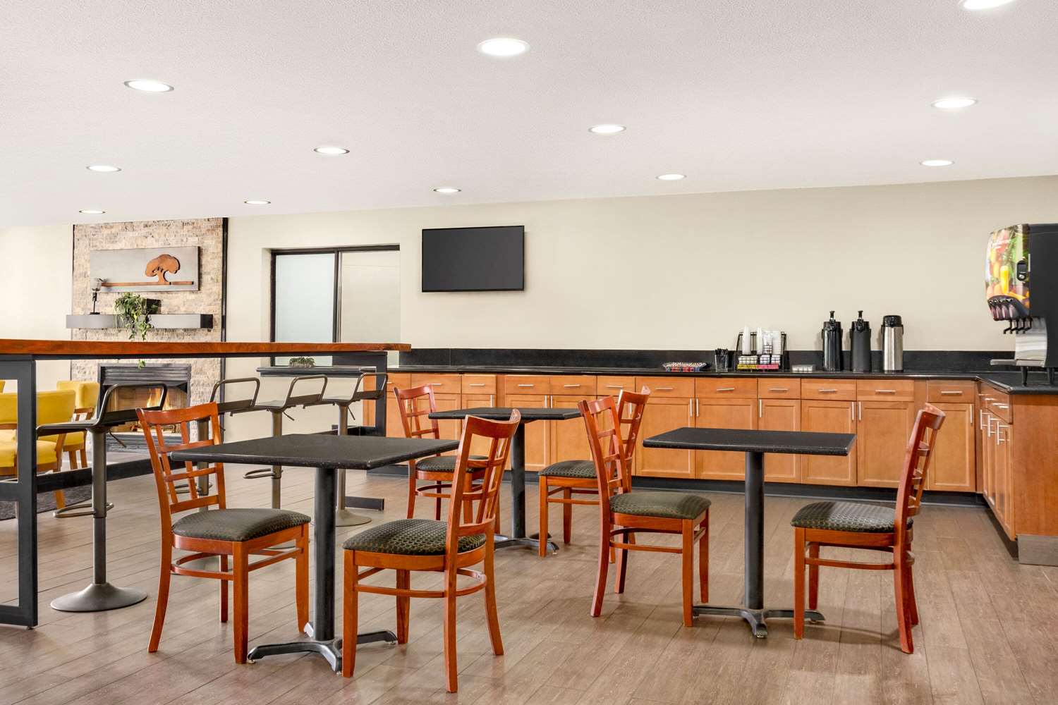 Luxe Studios Nashville Airport 44/63