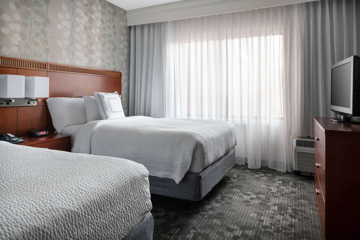 DELUXE, 2 QUEEN BEDS