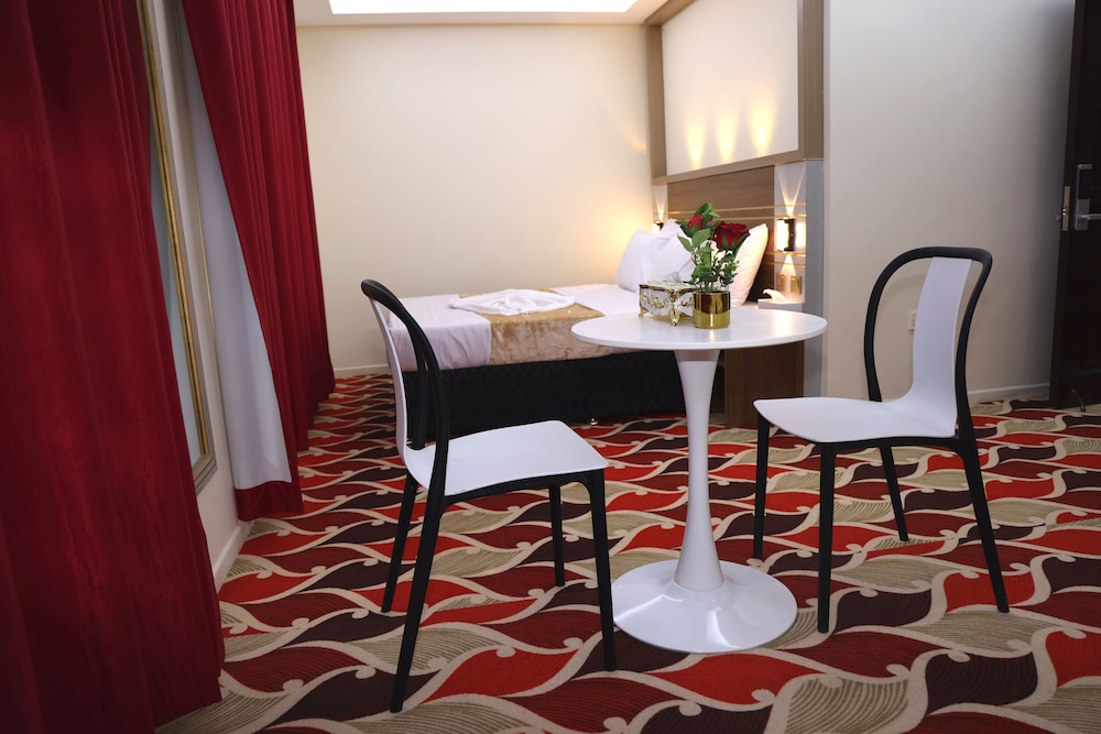 Tanha Park Hotel 49/52