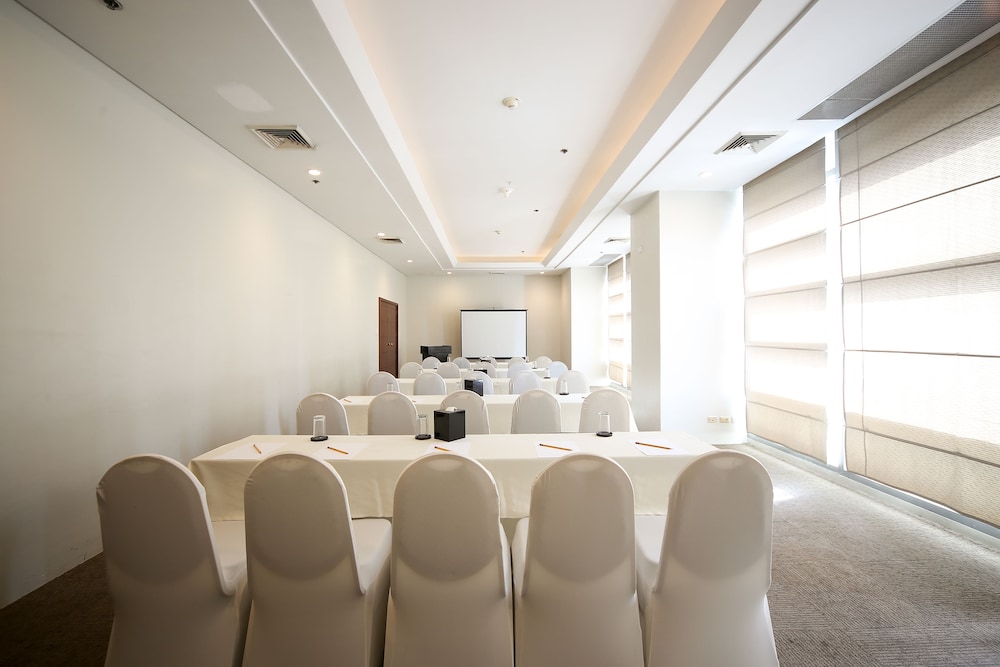 Infinity Towers Suites 44/50