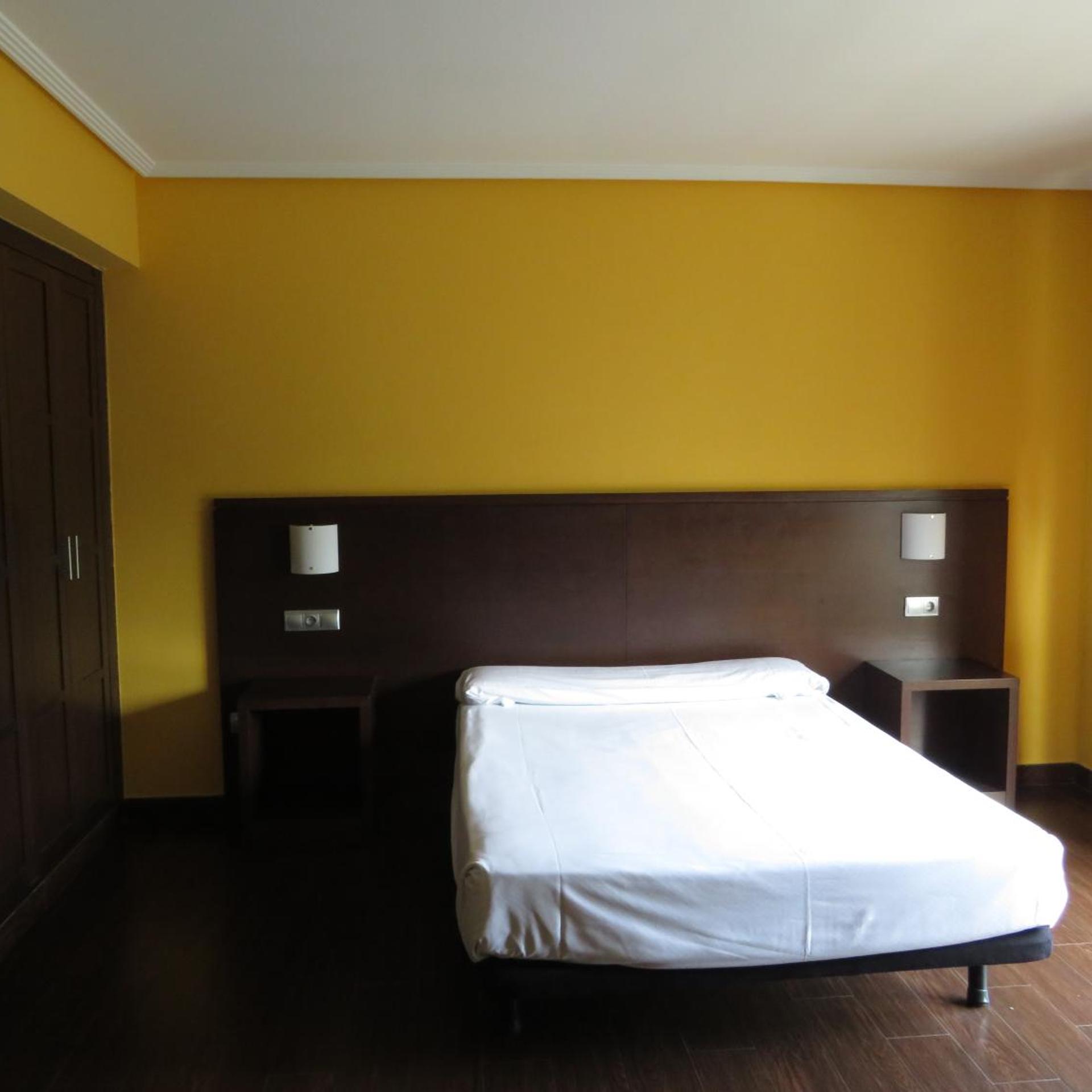 Euba Hotel 12/50