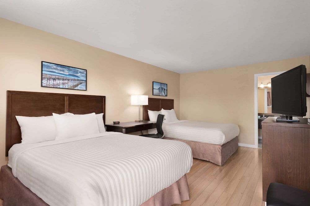 Travelodge by Wyndham Salmon Arm 15/40