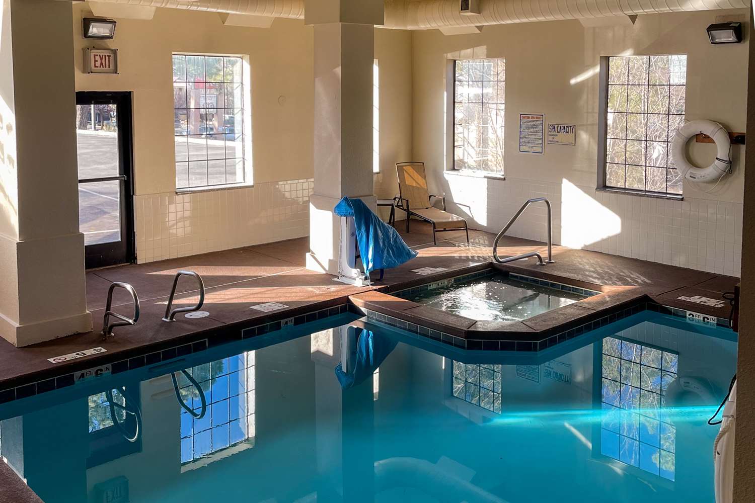swimming pool spa