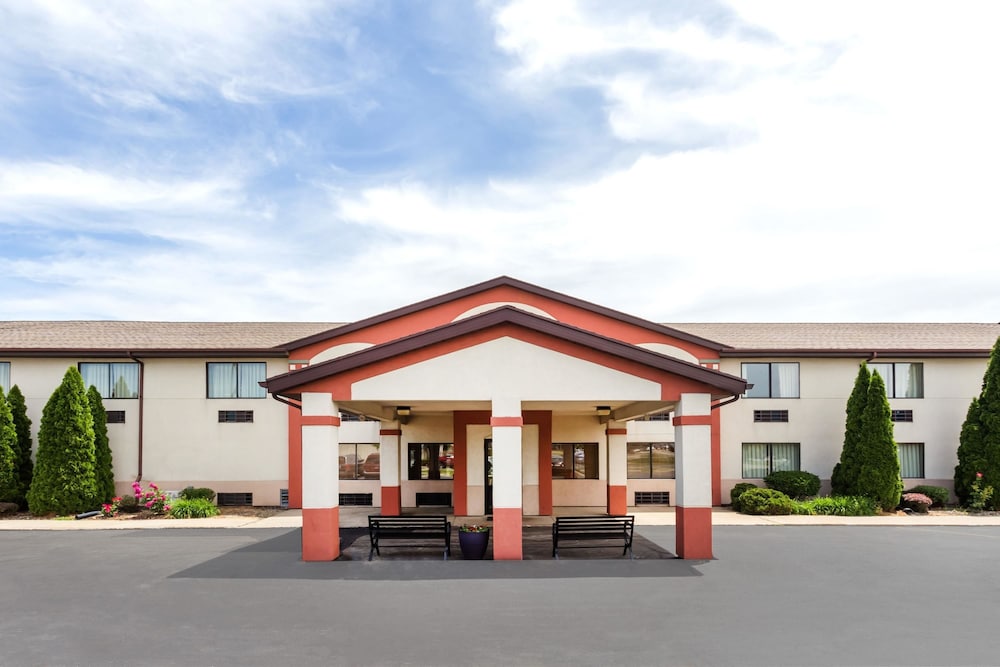 Super 8 By Wyndham Plymouth 1/21