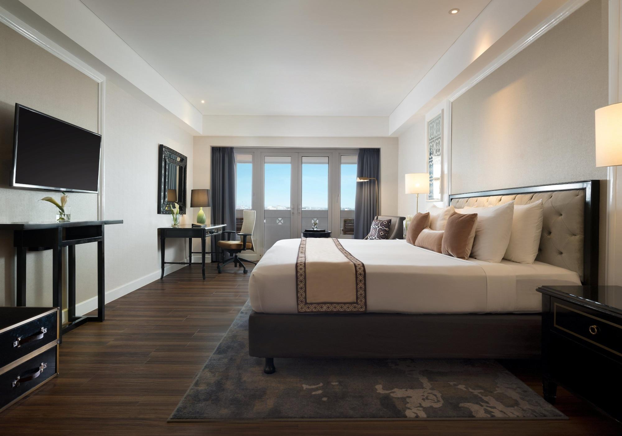 The Level, Junior Suite, Executive Lounge Access