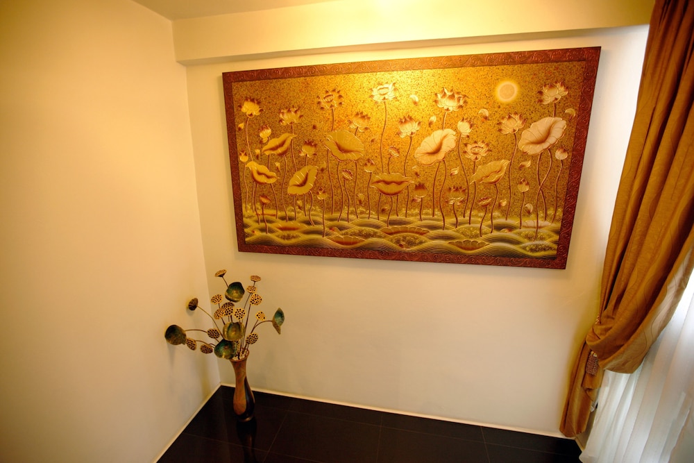Mirth Sathorn Hotel 6/39