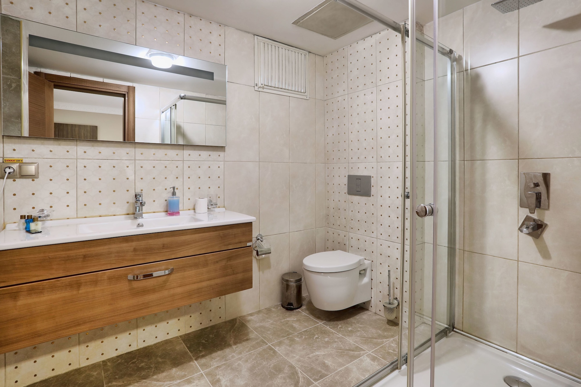 Grand, Suite, 1 Double and 3 Single Beds، Balturk House Hotel 5/7