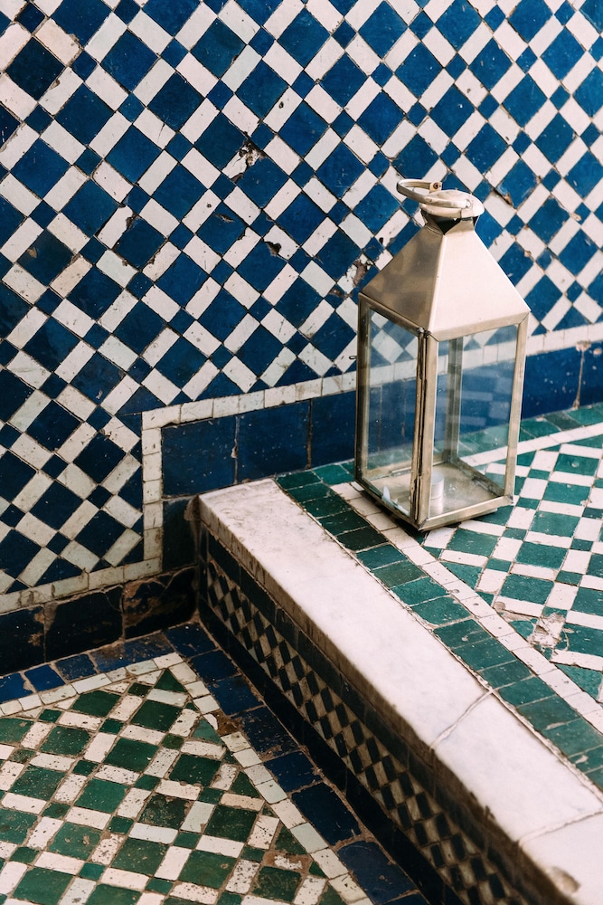 La Maison Bleue 28/50