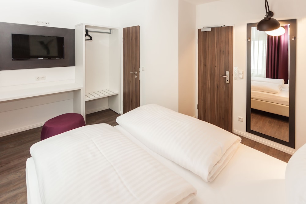 Centro Hotel West 17/46
