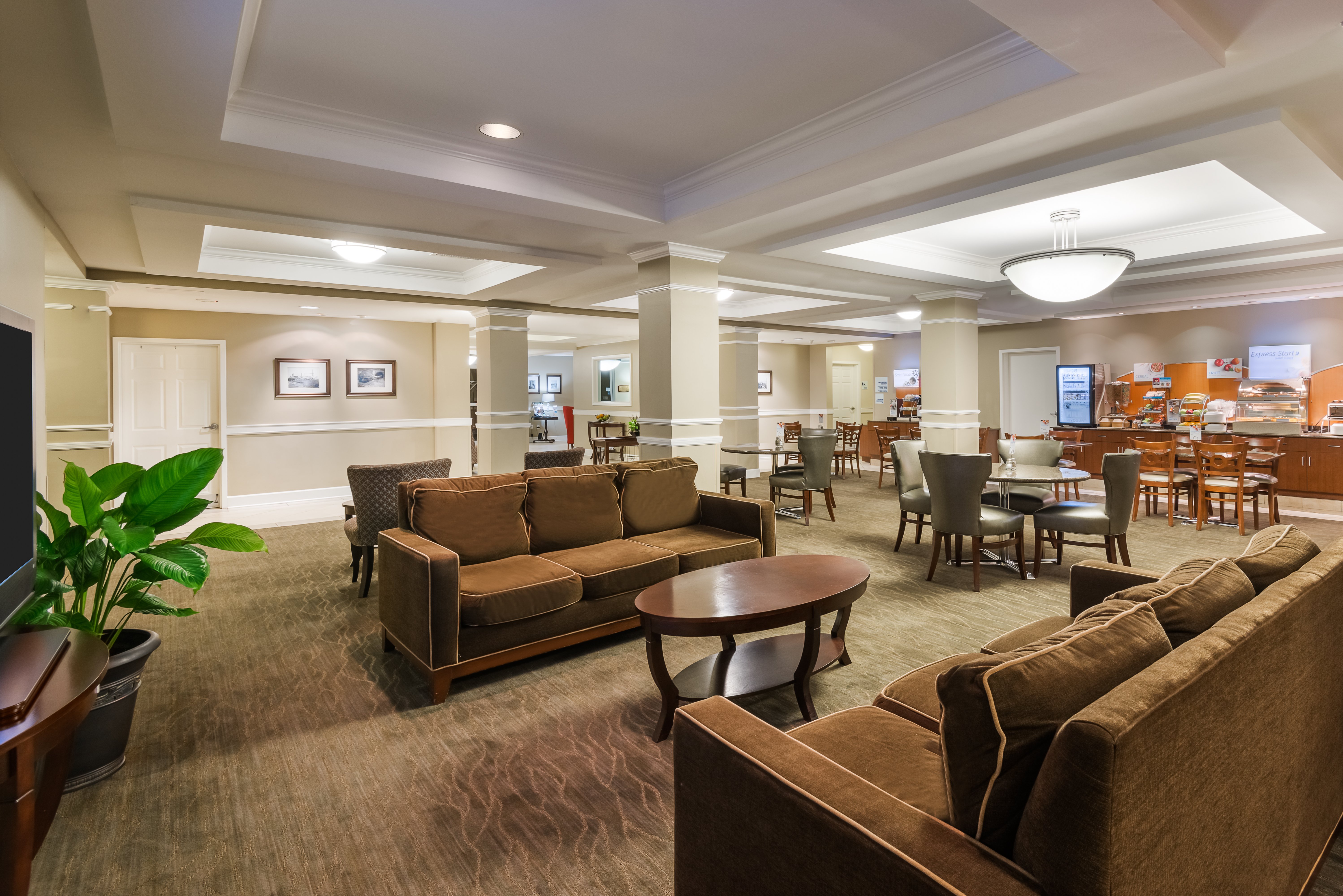 Holiday Inn Express Hotel Suites New Iberia Avery Island 47/80