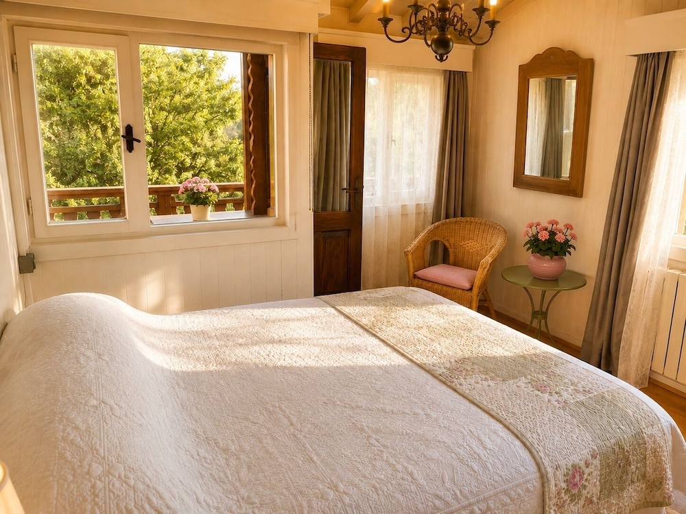 Tranquilla River Lodge - Adults Only 5/50