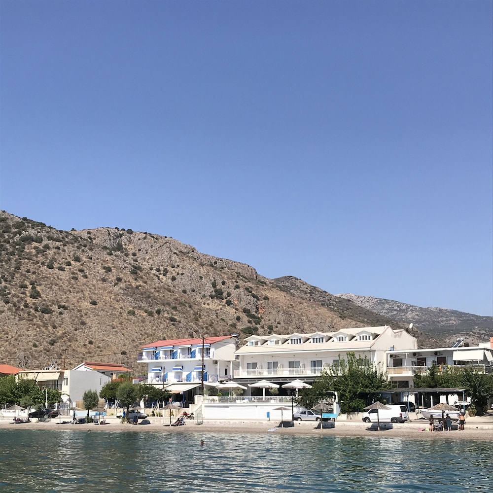 Paradisos Hotel 34/50
