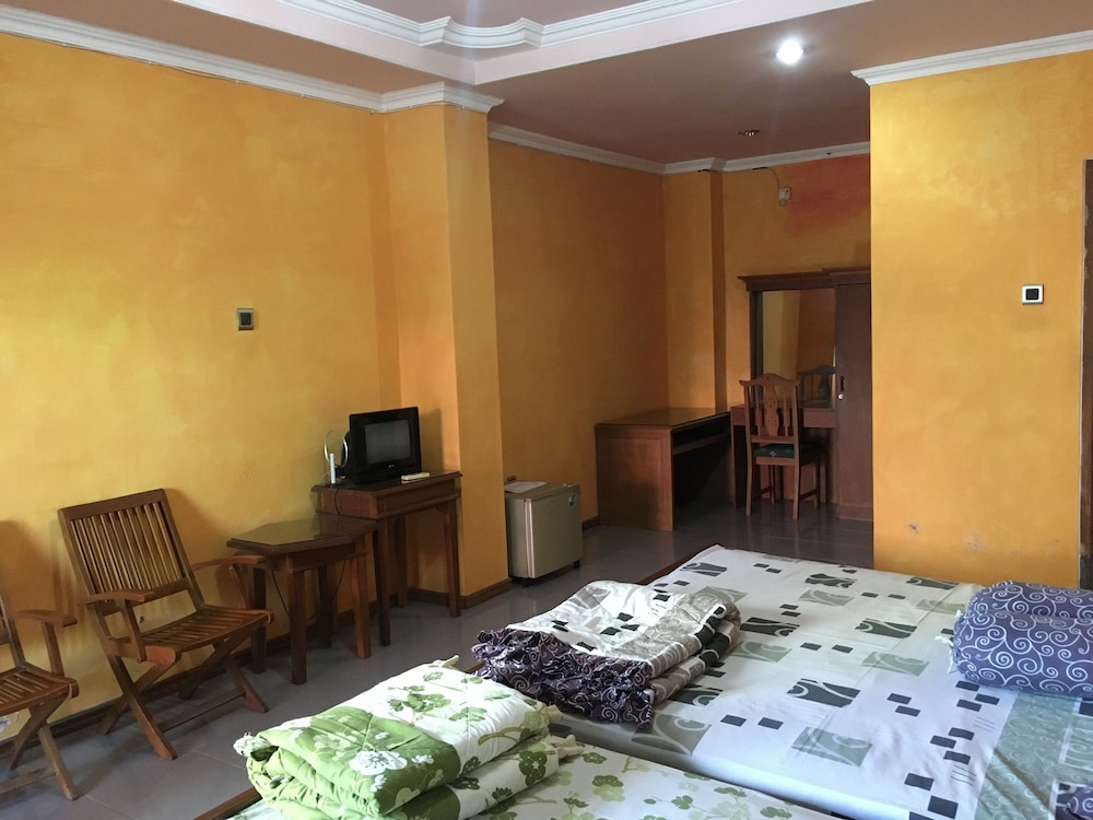 Hotel Alami near Alun-Alun Klaten 18/40