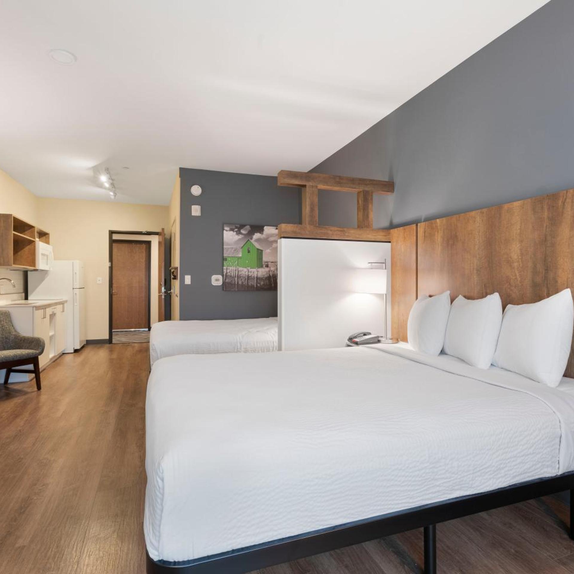 Ideal, Studio, 2 Queen Beds