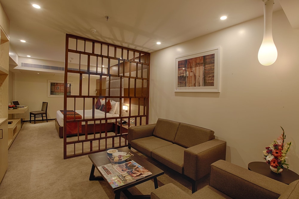 HOTEL LEVANA(FORMERLY BEST WESTERN PLUS LEVANA) 32/43