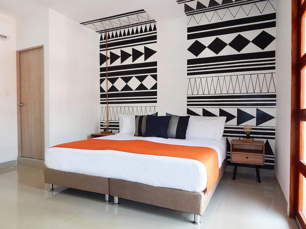 SUPERIOR, KING BED, BALCONY