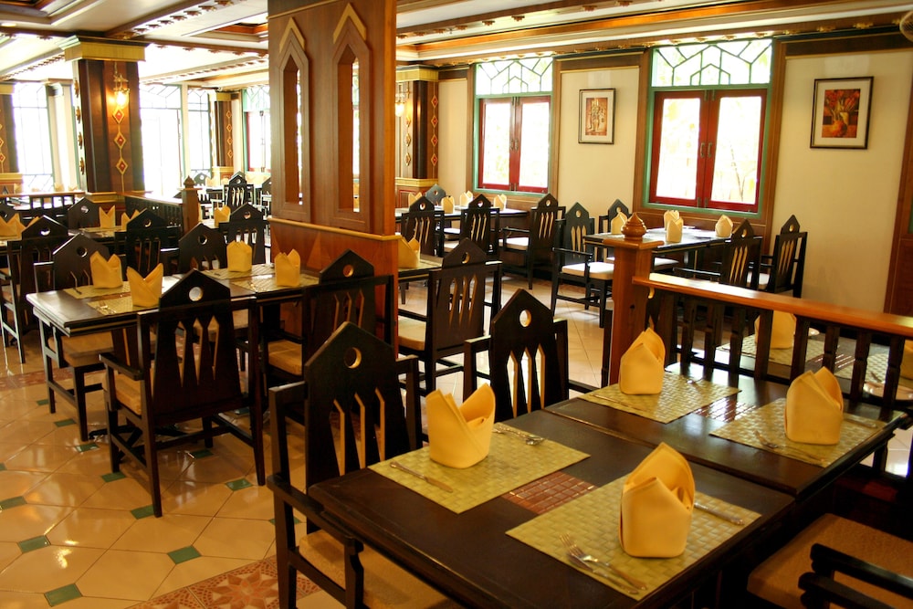 restaurant cafeteria