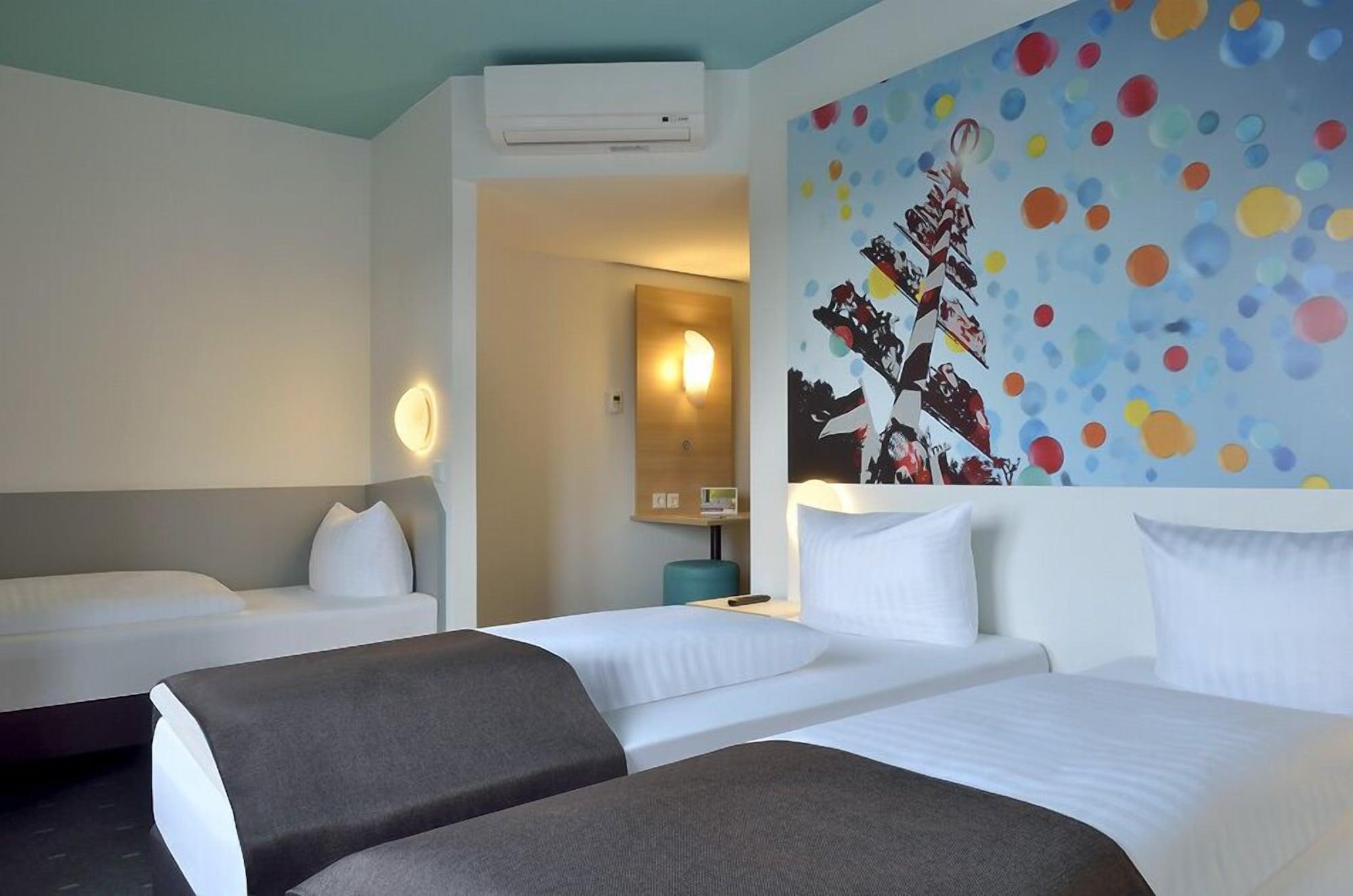 ROOM, TRIPLE