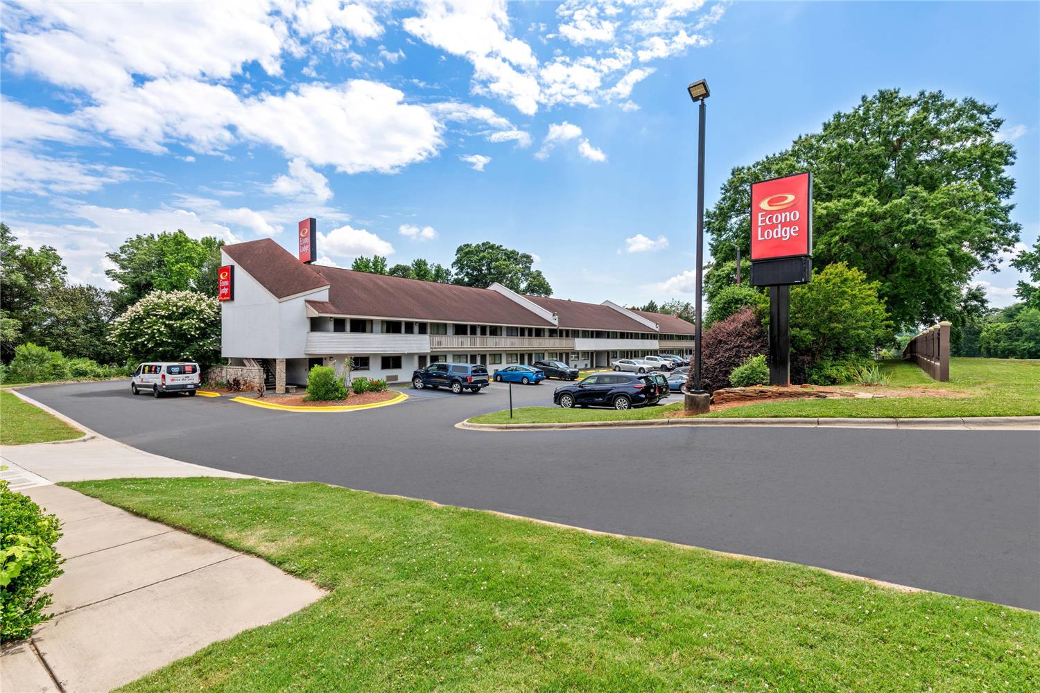 Econo Lodge Charlotte Airport 15/16