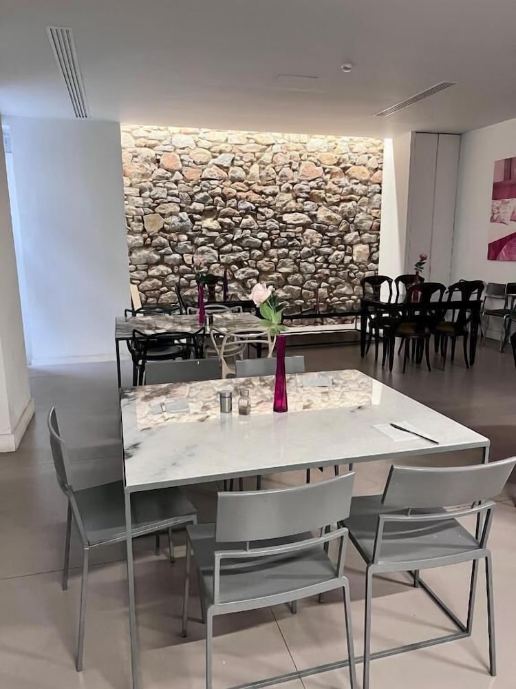 Art Hotel Athens 35/50