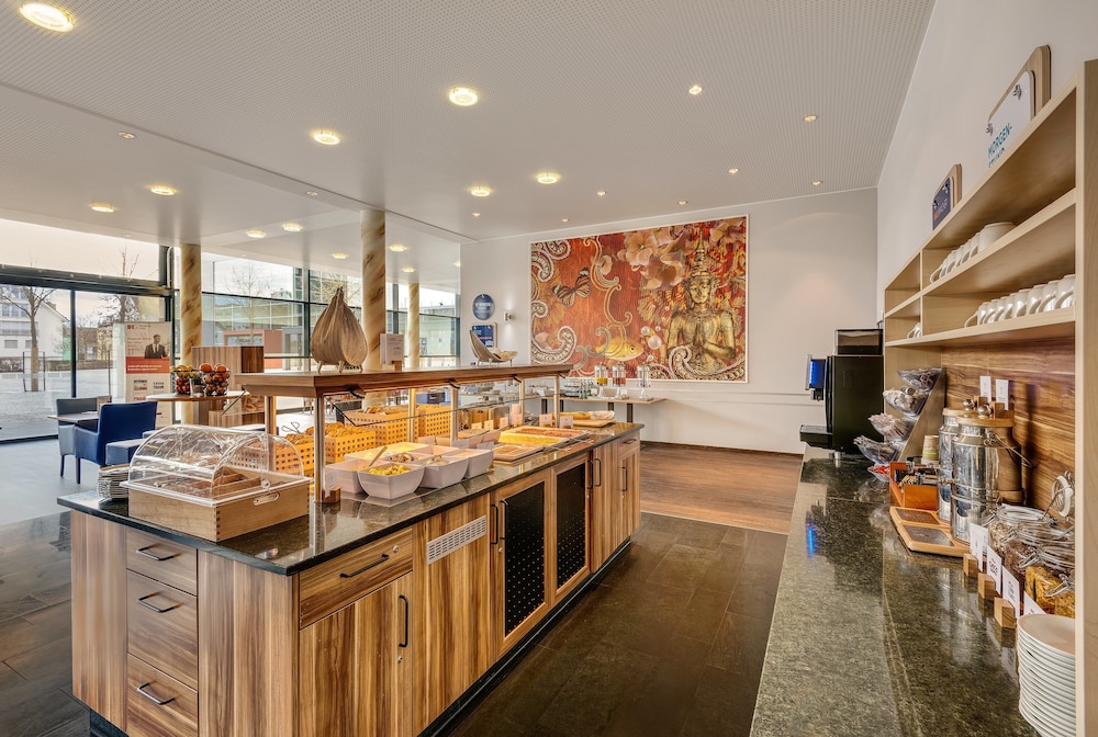 HOLIDAY INN EXPRESS SINGEN 44/72