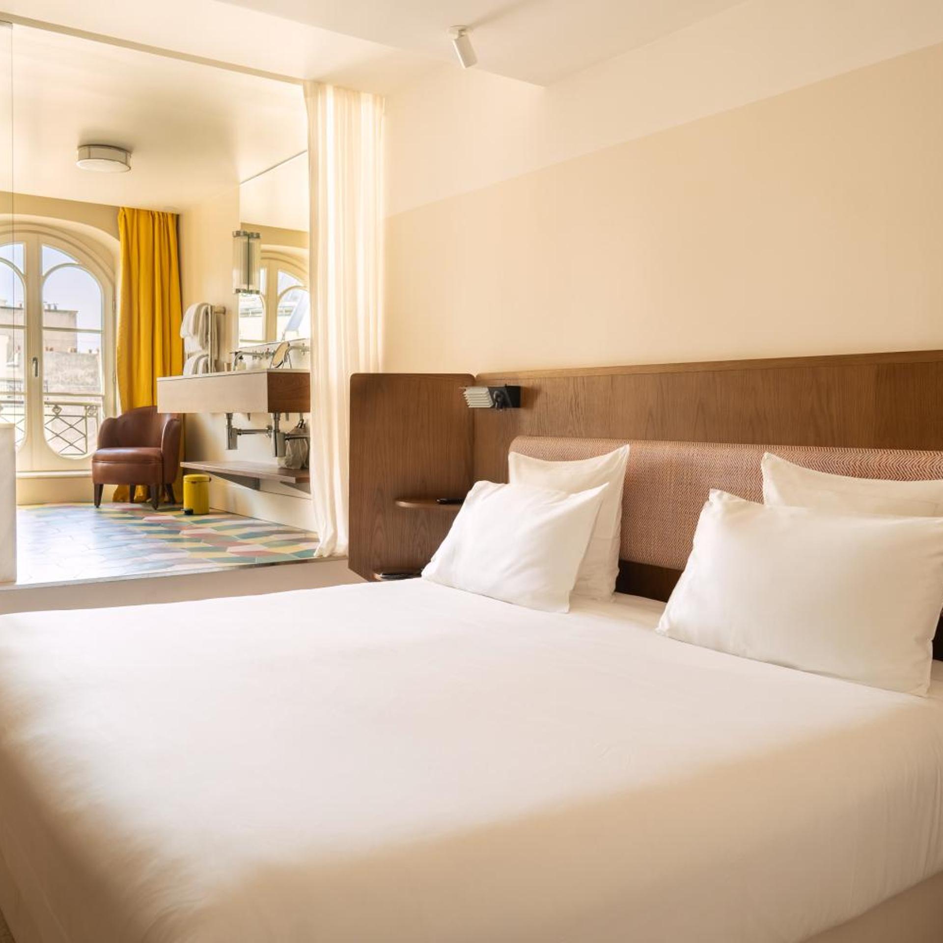 Parisian, Double Bed