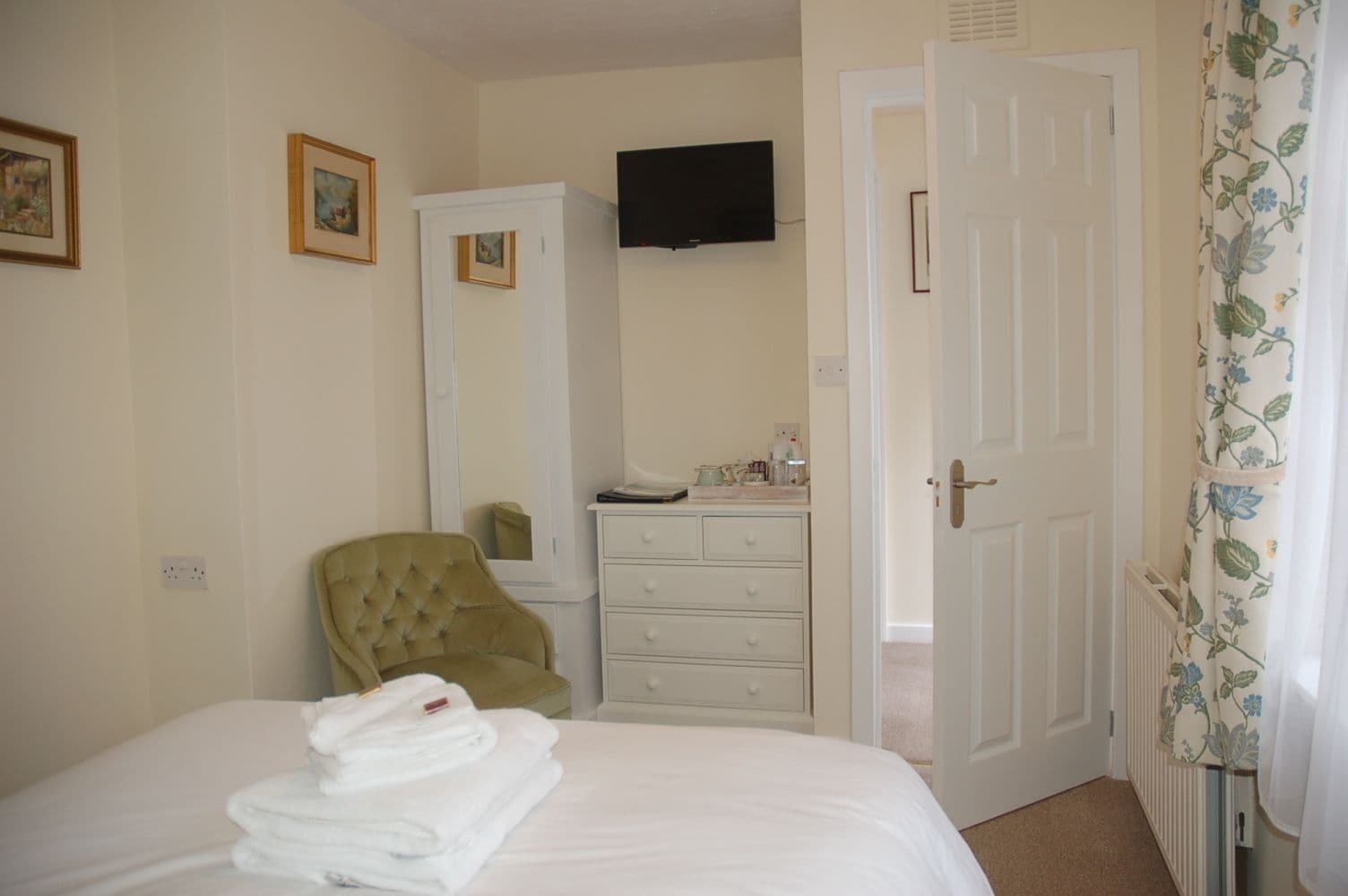 Family, Bungalow, Double and Twin Beds