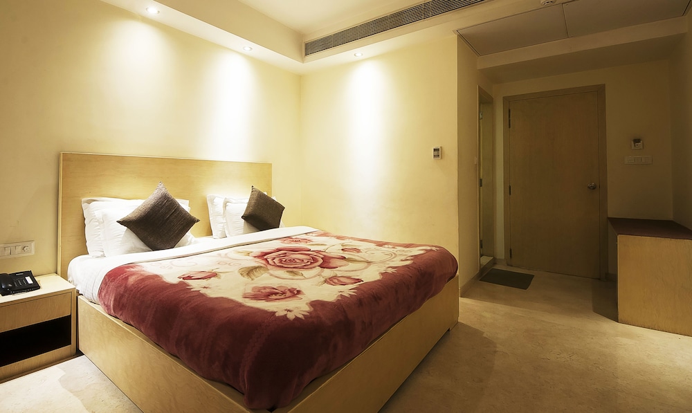 Mayur Hotel 16/49