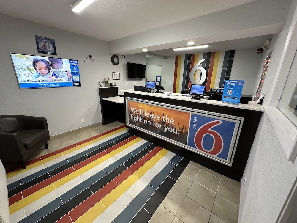 Motel6 Fort Wayne, IN 17/62