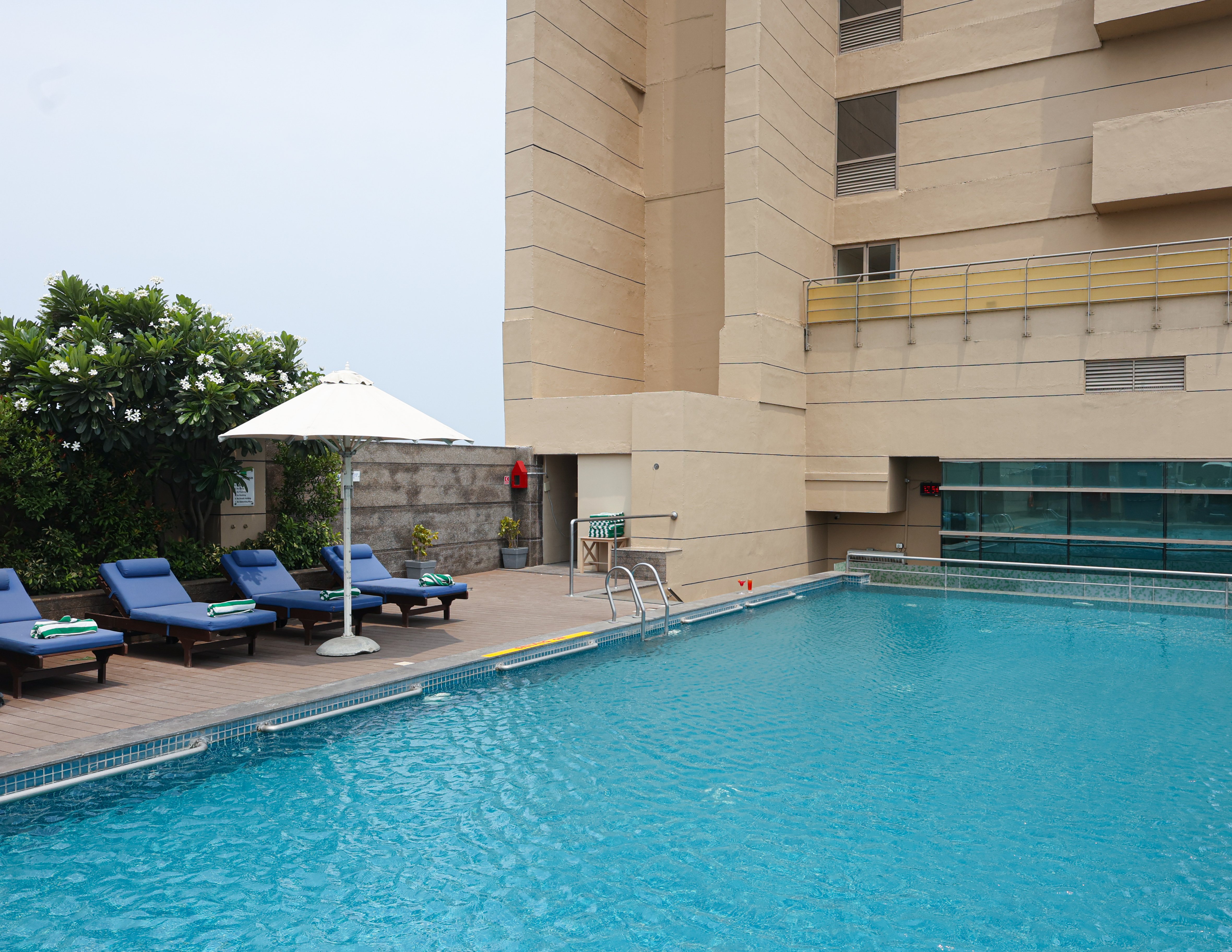 HOLIDAY INN CHENNAI OMR IT EXPRESSWAY 76/76