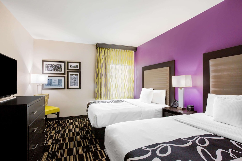 La Quinta Inn And Suites By Wyndham Mcallen Convention Center 17/56
