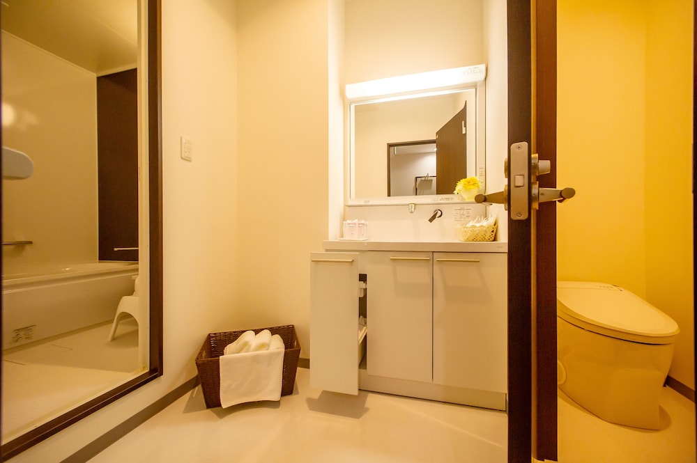 SUITE, WITH EXTRA BED