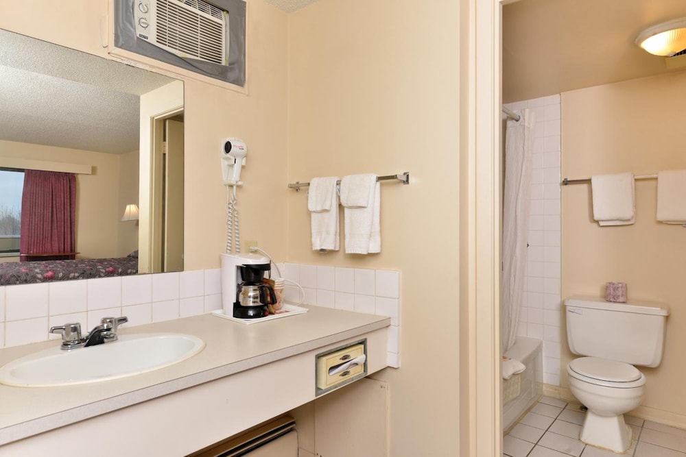 Economy Inn 23/27