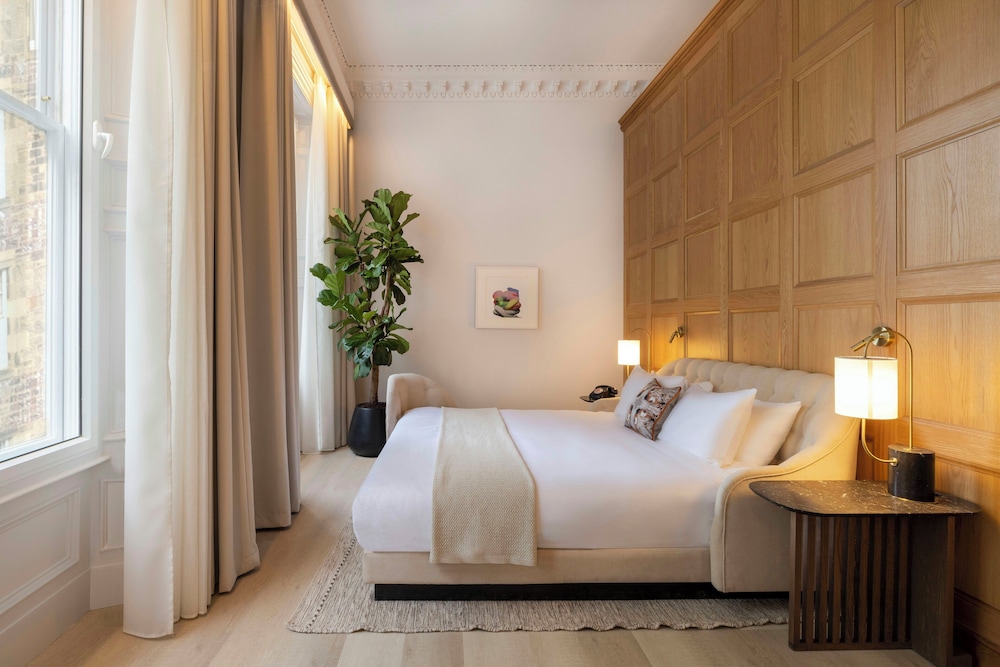 GRAND, JUNIOR SUITE