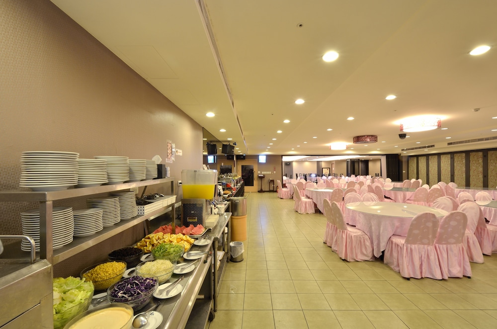 EVER DELIGHTFUL BUSINESS HOTEL 51/61