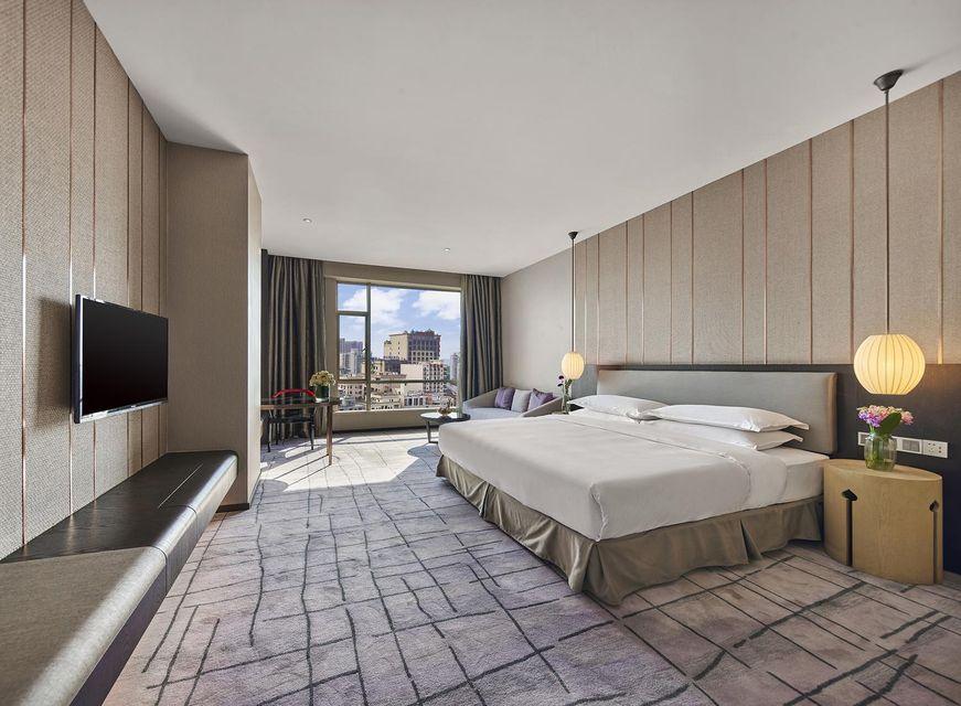 Superior, Queen Bed