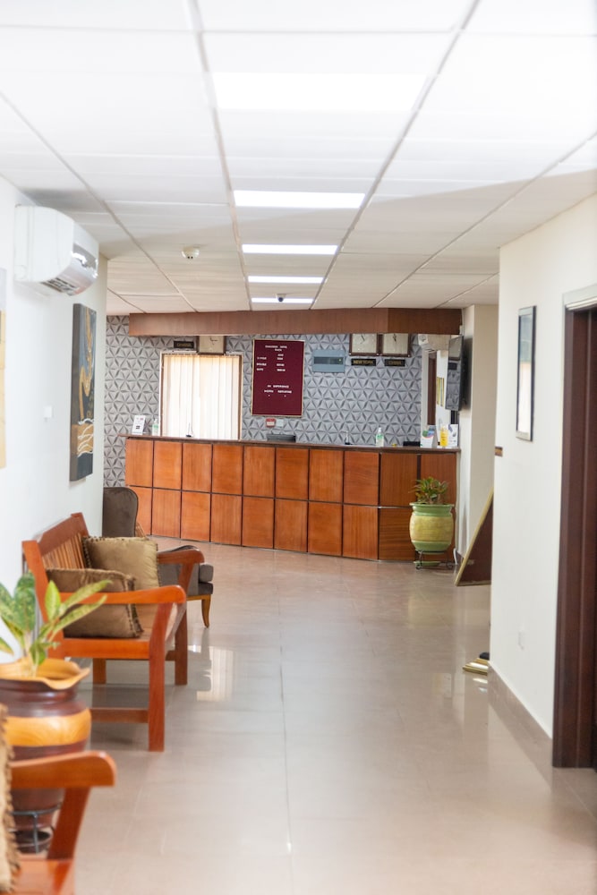 Sunlodge Hotel 8/51