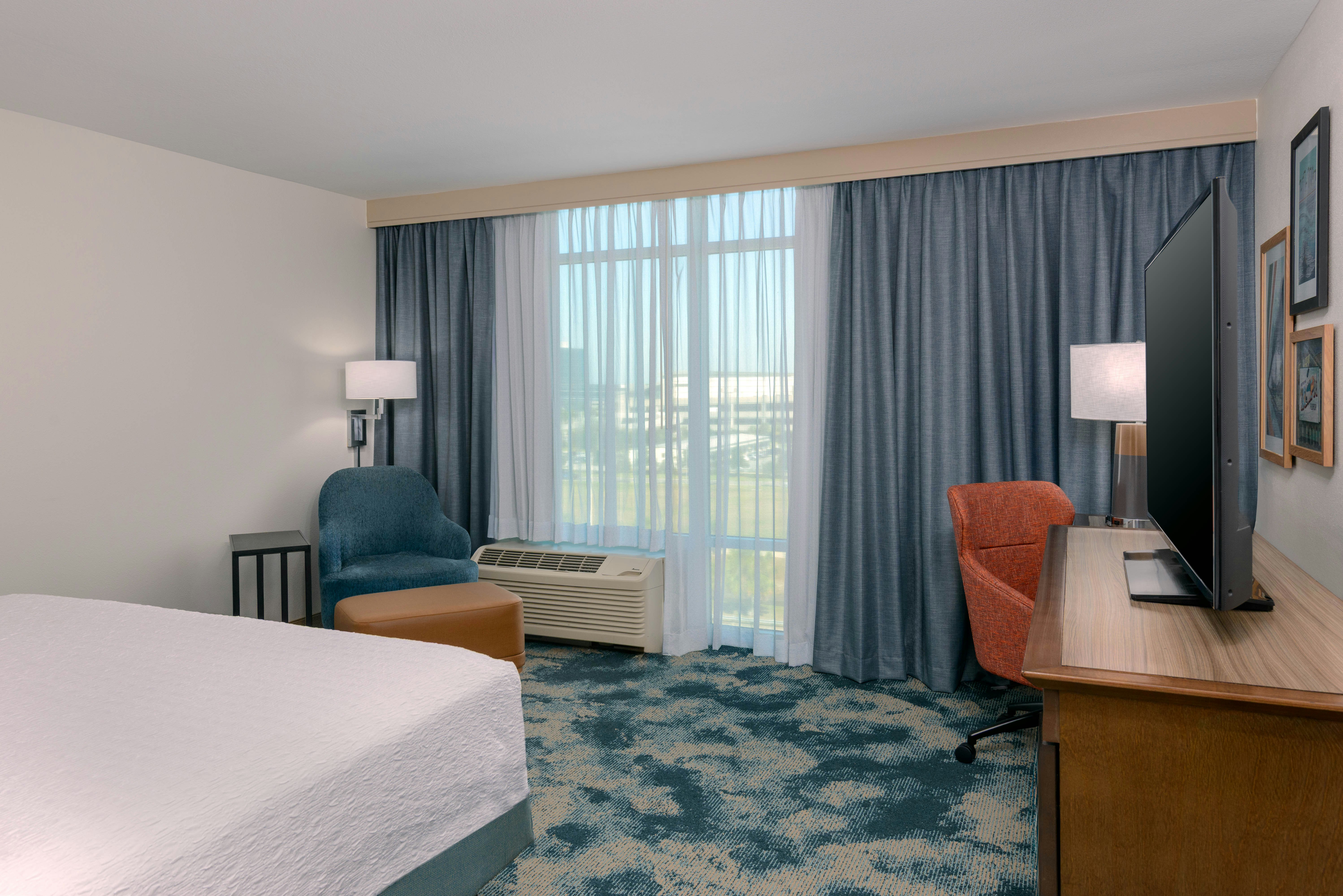 ROOM, KING BED
