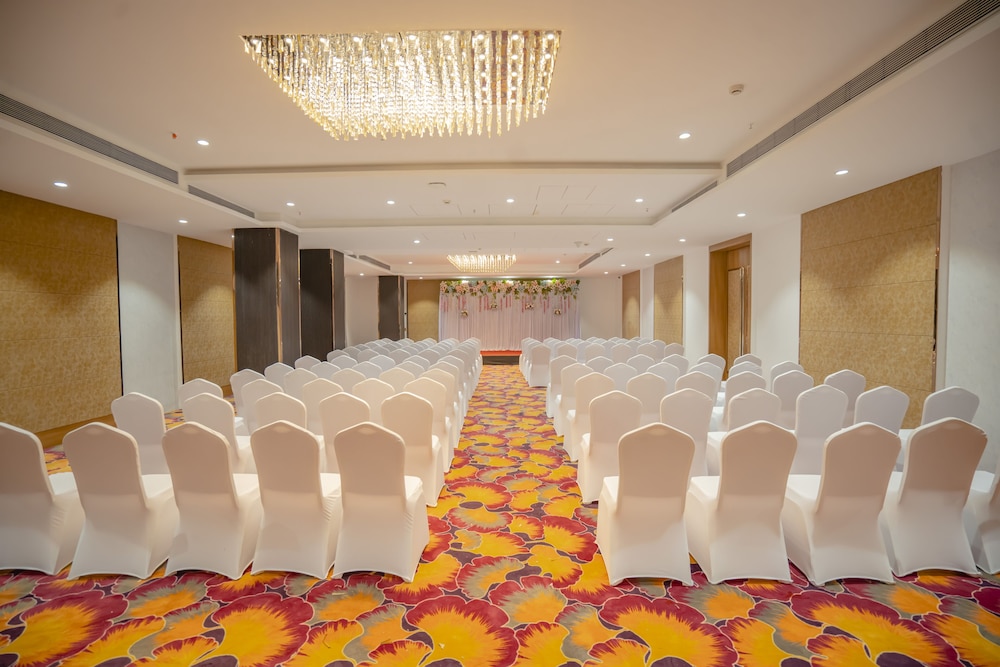Zip by Spree Hotels Chakan 40/50