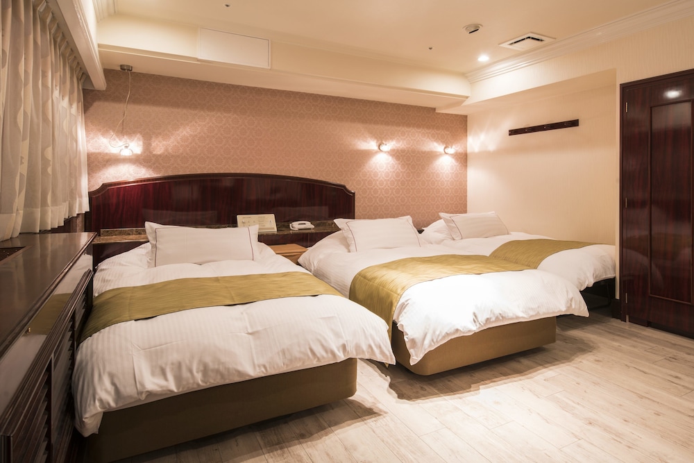 ROOM, TWIN BEDS