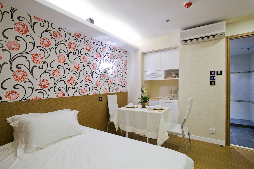 DELUXE, DOUBLE BED