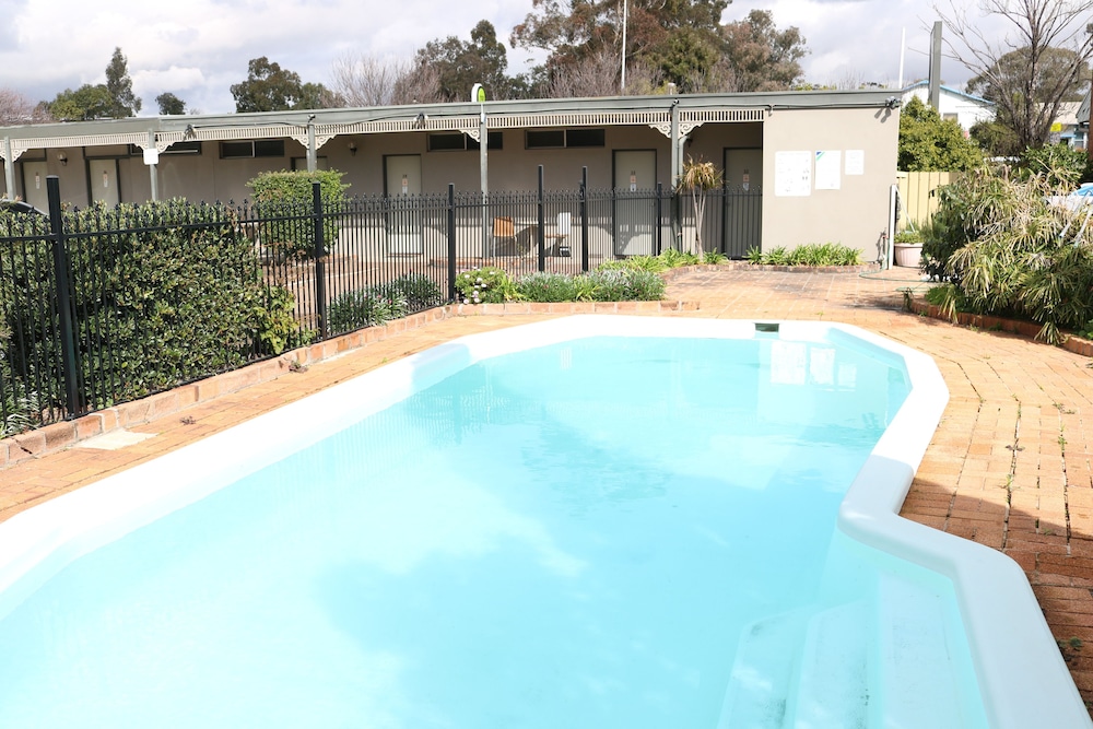 The Hermitage Motel 20/26