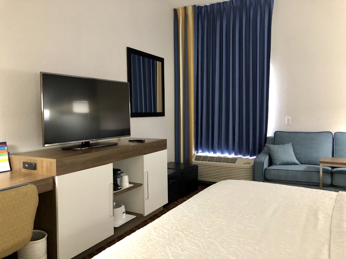 Hampton Inn Spring Hill 37/43